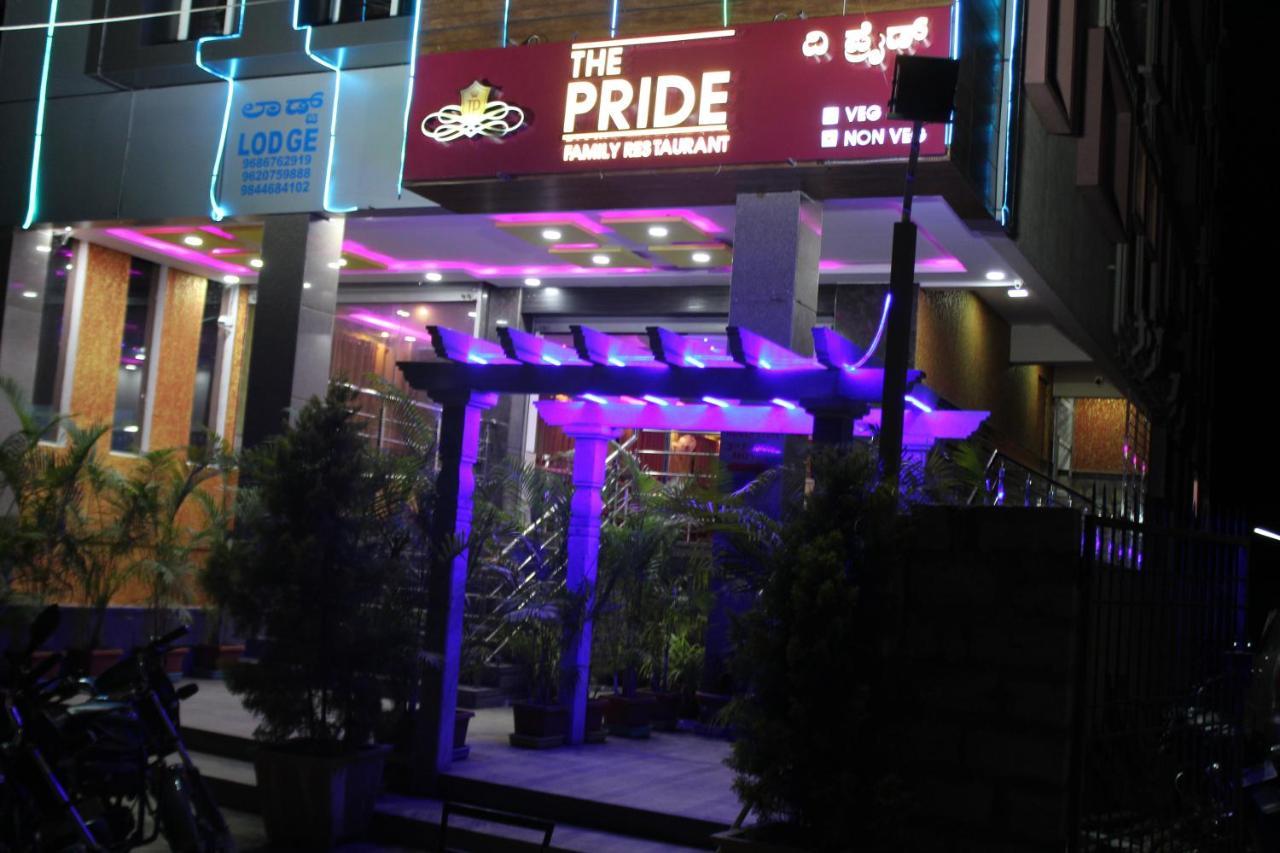 קאנאקאפורה Golden Pride Hotel מראה חיצוני תמונה