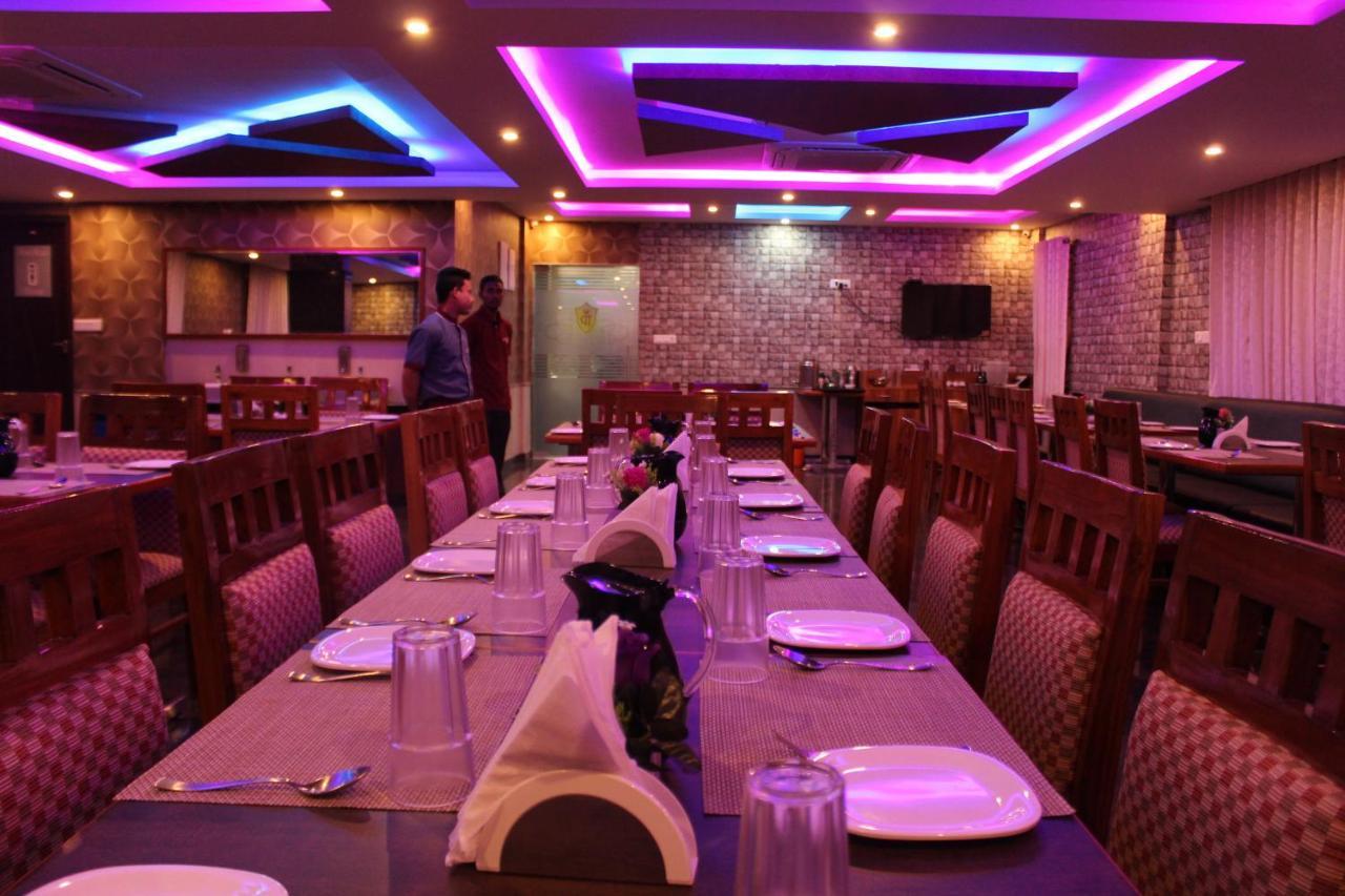 קאנאקאפורה Golden Pride Hotel מראה חיצוני תמונה